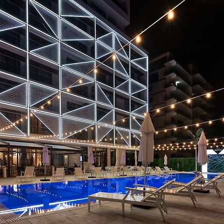 Nyota Hotel & Conference Center Мамая Екстериор снимка