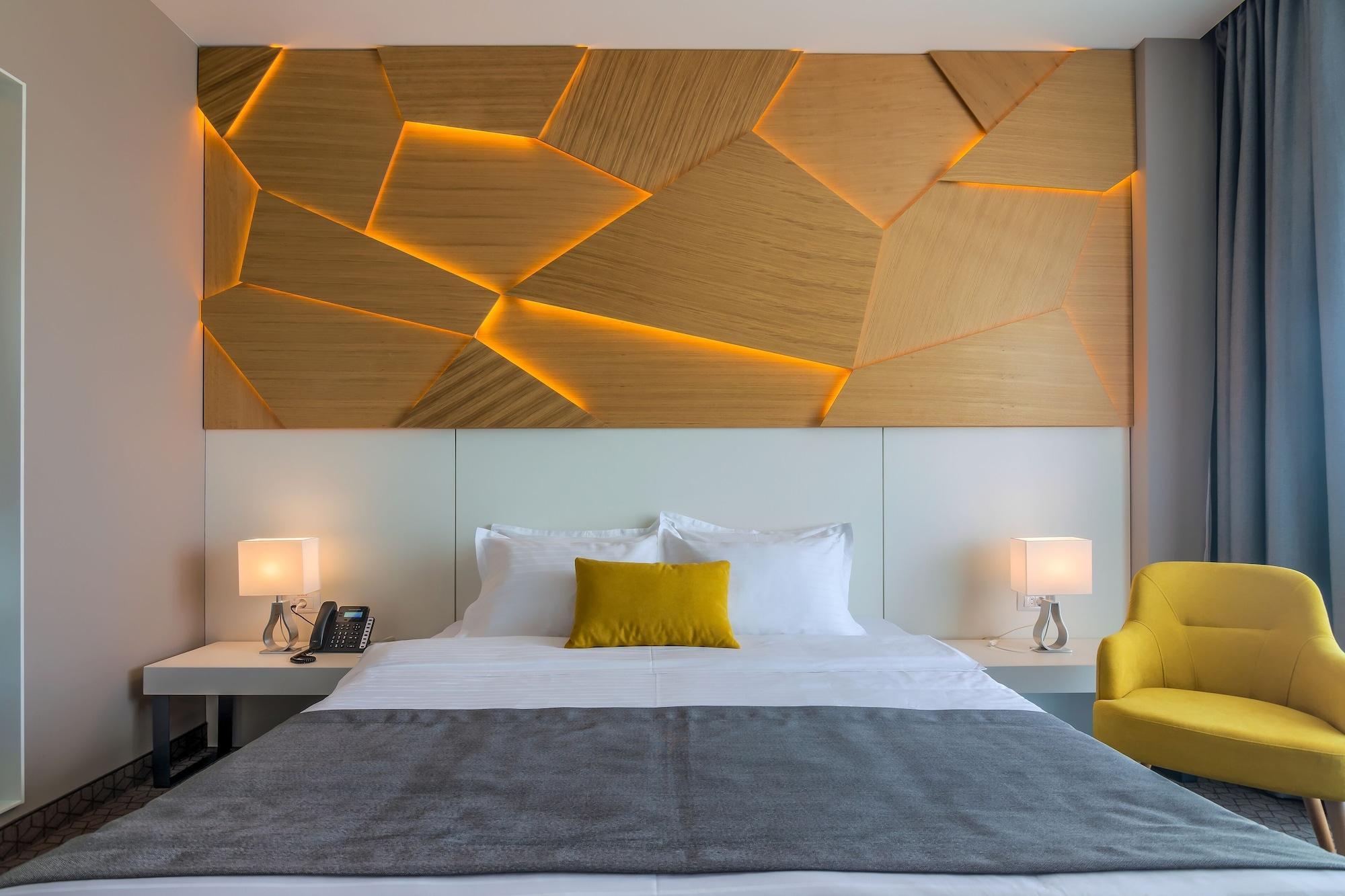 Nyota Hotel & Conference Center Мамая Екстериор снимка