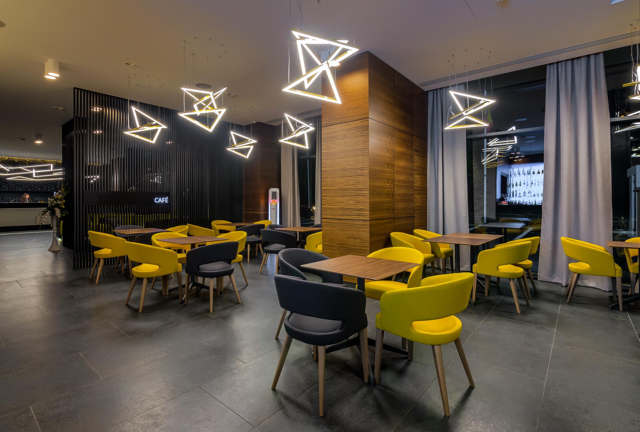 Nyota Hotel & Conference Center Мамая Екстериор снимка