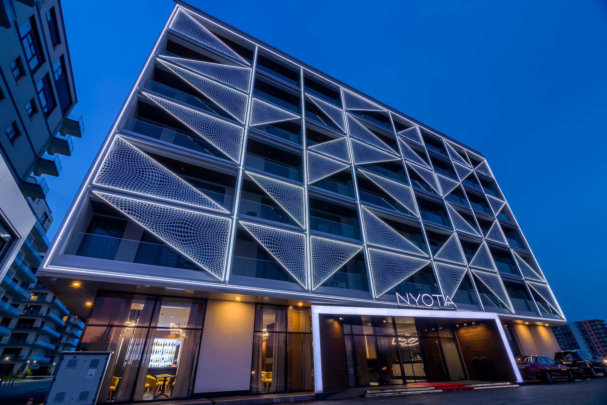 Nyota Hotel & Conference Center Мамая Екстериор снимка