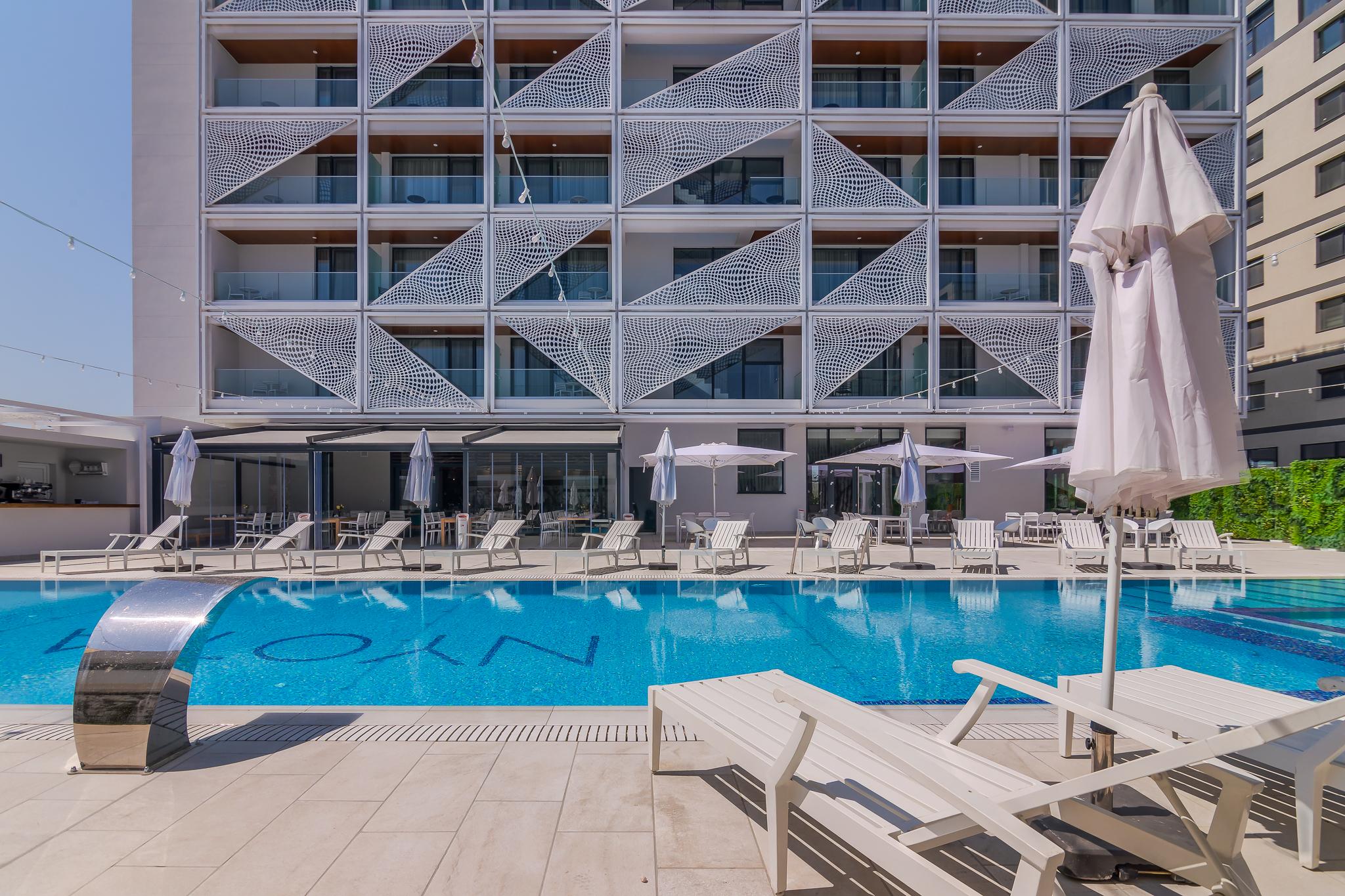 Nyota Hotel & Conference Center Мамая Екстериор снимка