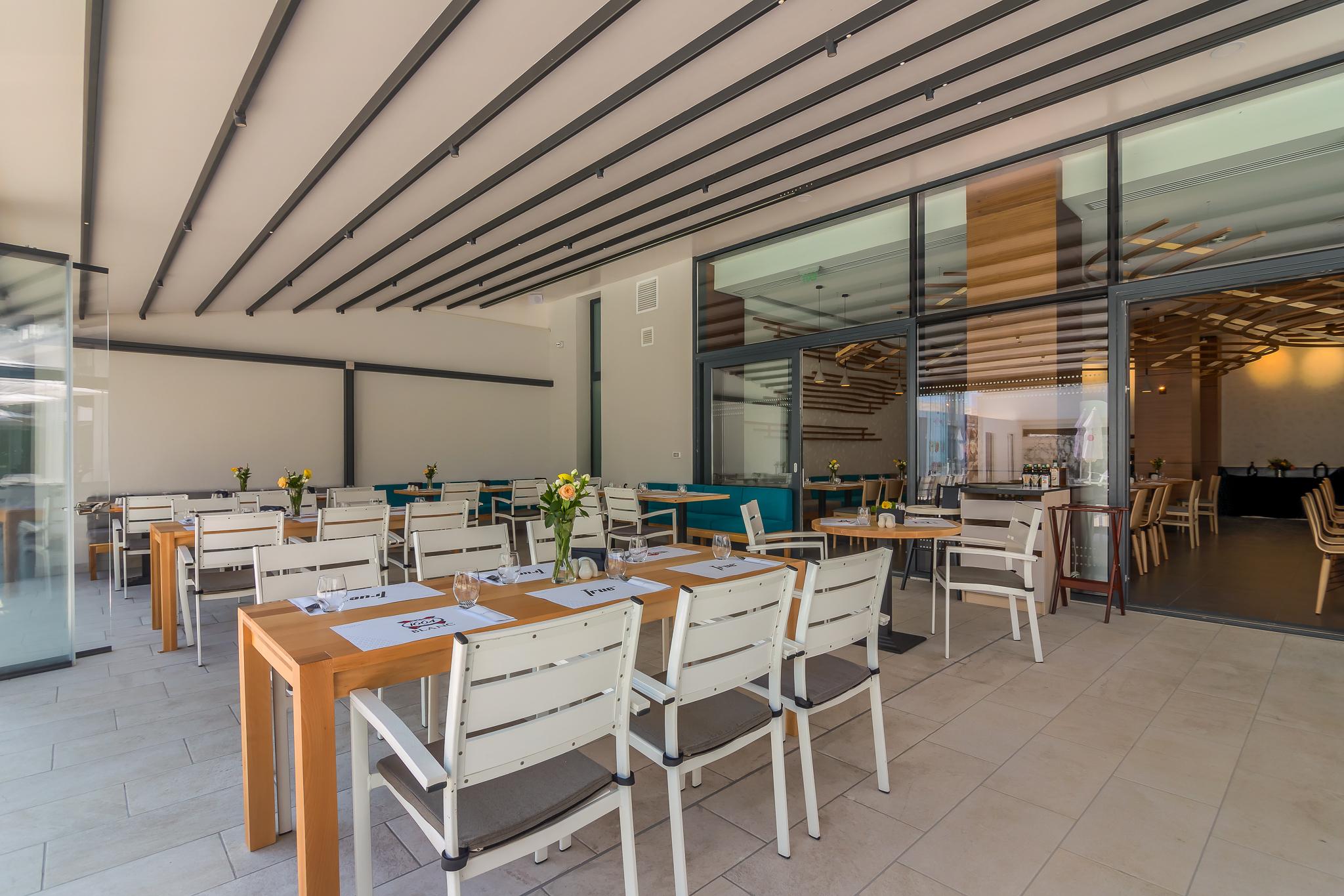 Nyota Hotel & Conference Center Мамая Екстериор снимка
