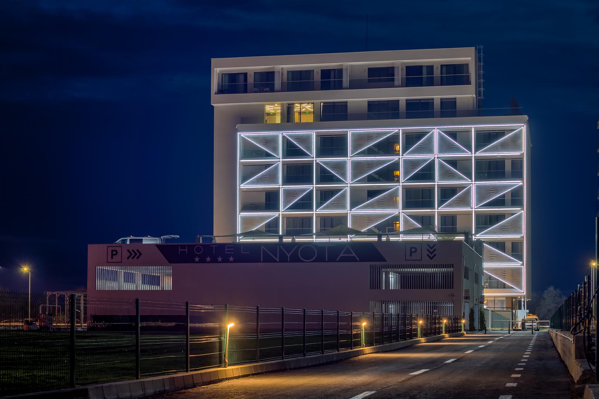 Nyota Hotel & Conference Center Мамая Екстериор снимка