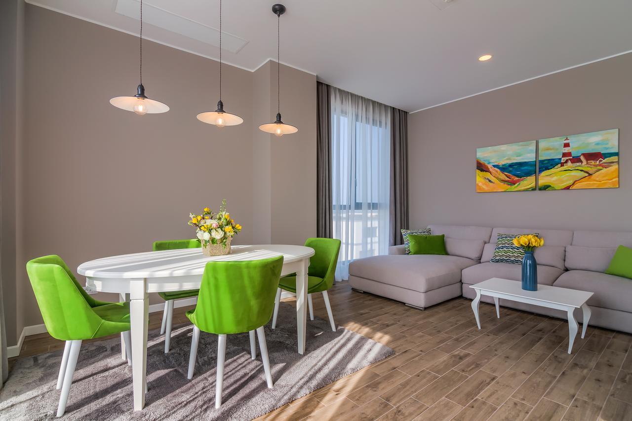 Nyota Hotel & Conference Center Мамая Екстериор снимка