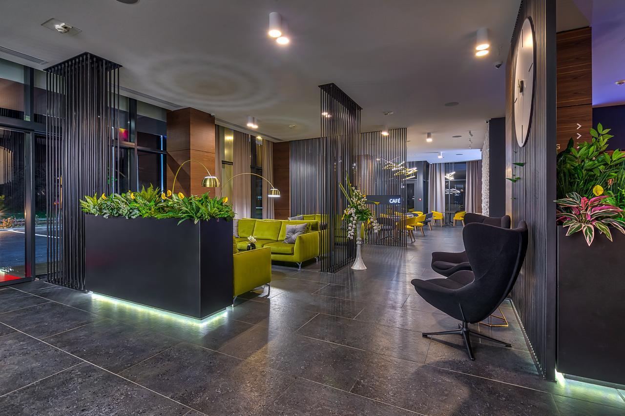 Nyota Hotel & Conference Center Мамая Екстериор снимка