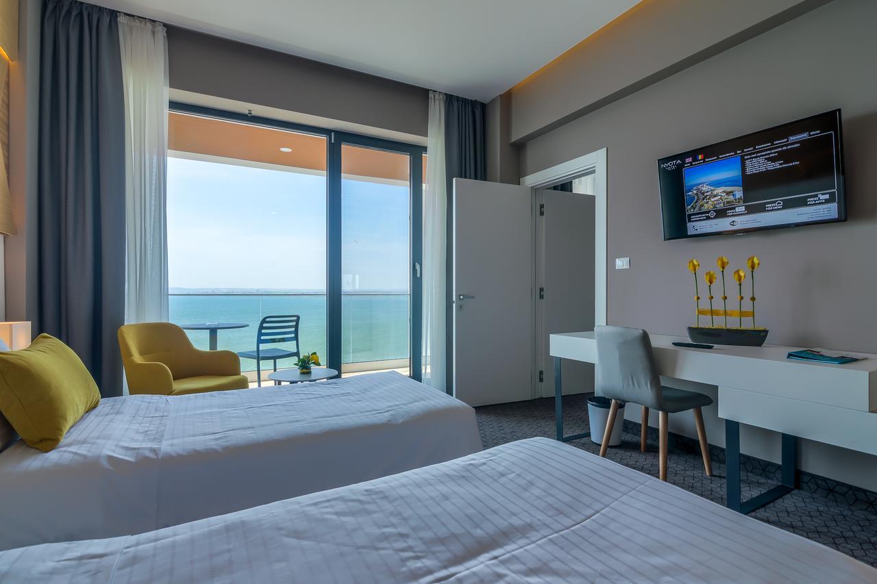 Nyota Hotel & Conference Center Мамая Екстериор снимка