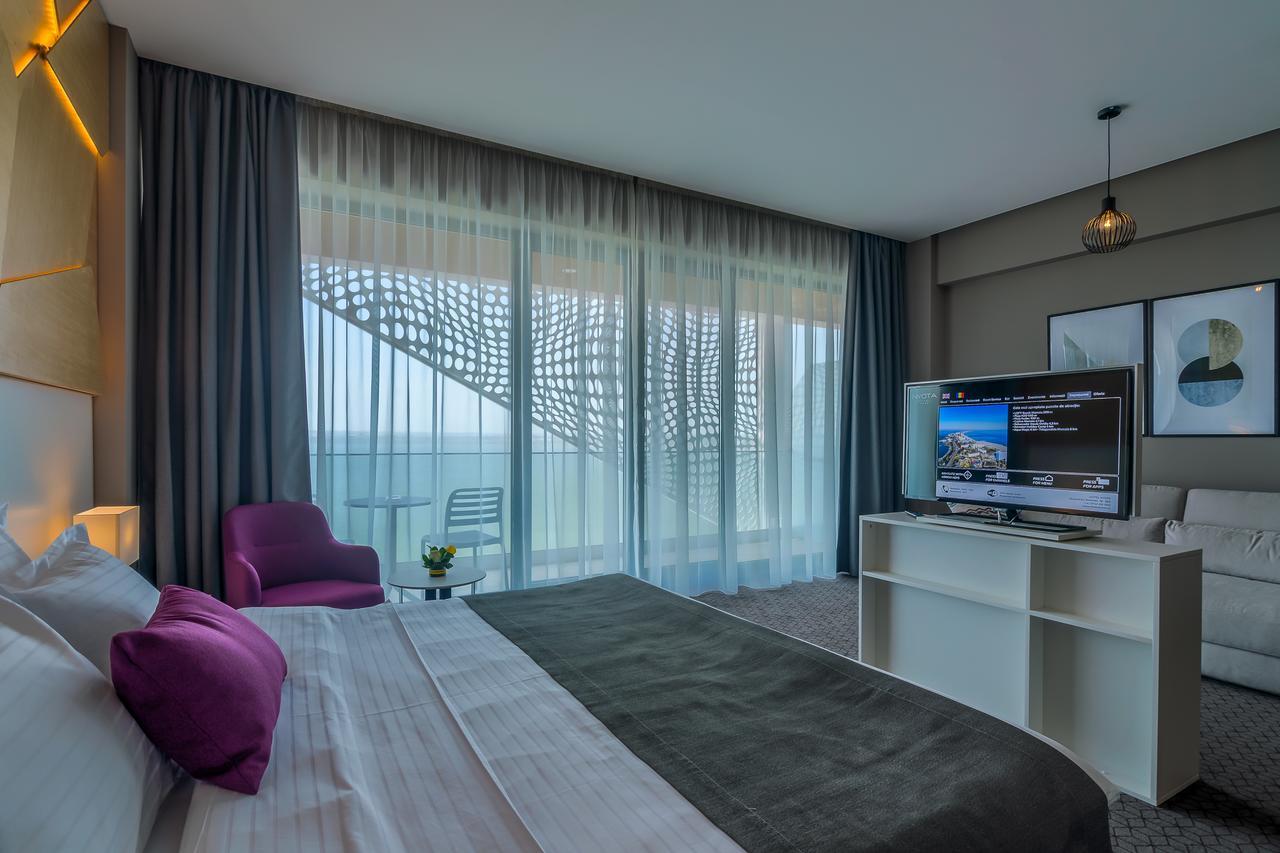 Nyota Hotel & Conference Center Мамая Екстериор снимка