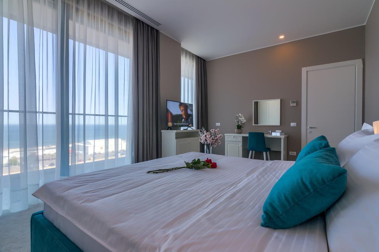Nyota Hotel & Conference Center Мамая Екстериор снимка