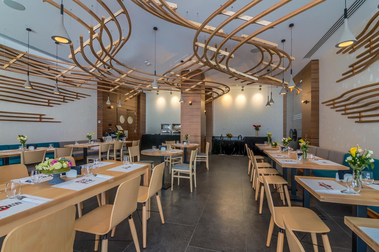 Nyota Hotel & Conference Center Мамая Екстериор снимка