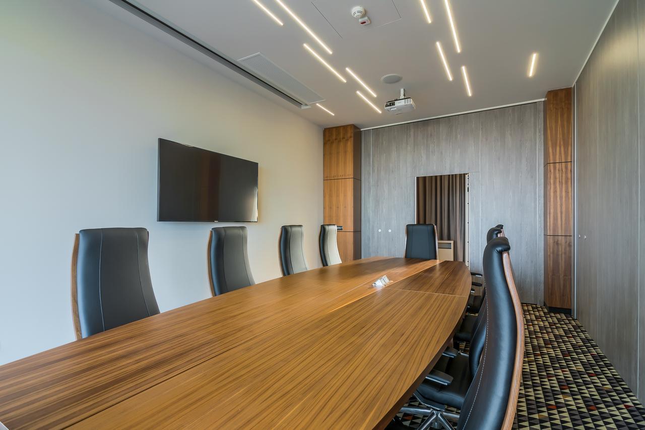 Nyota Hotel & Conference Center Мамая Екстериор снимка