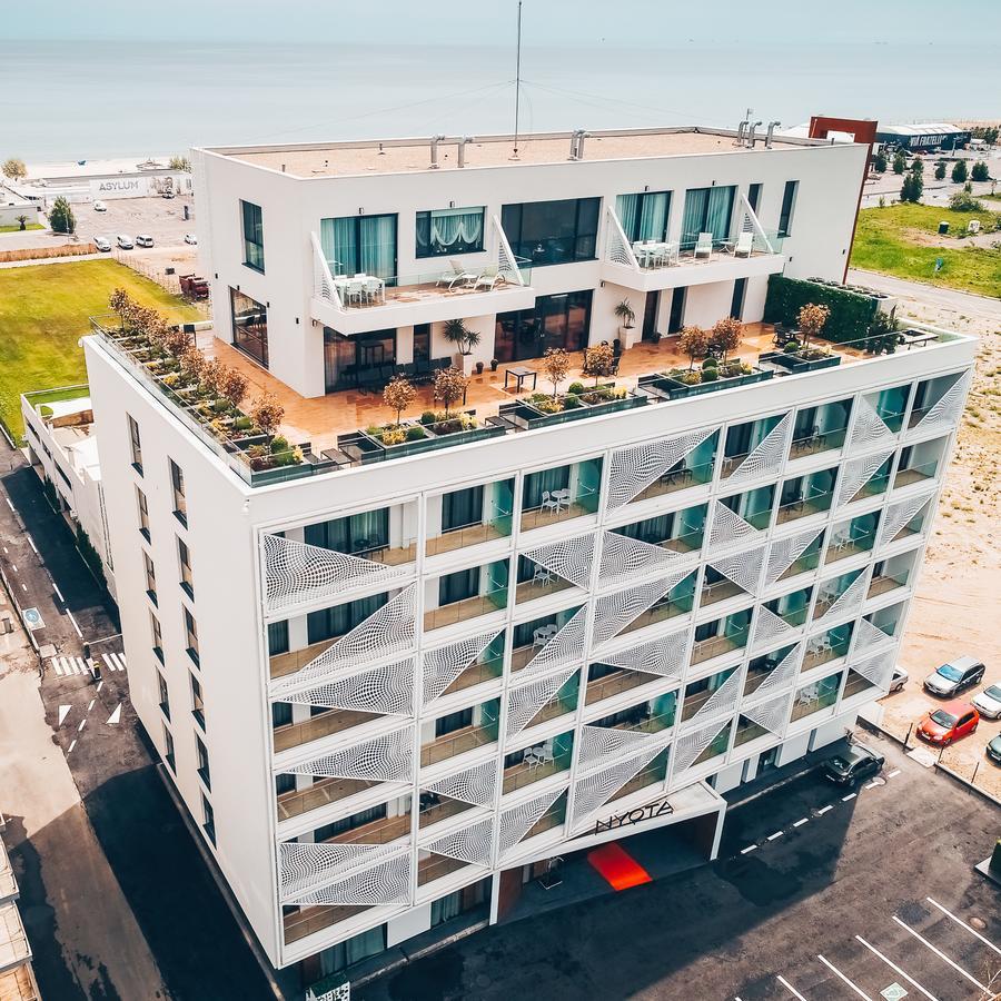 Nyota Hotel & Conference Center Мамая Екстериор снимка