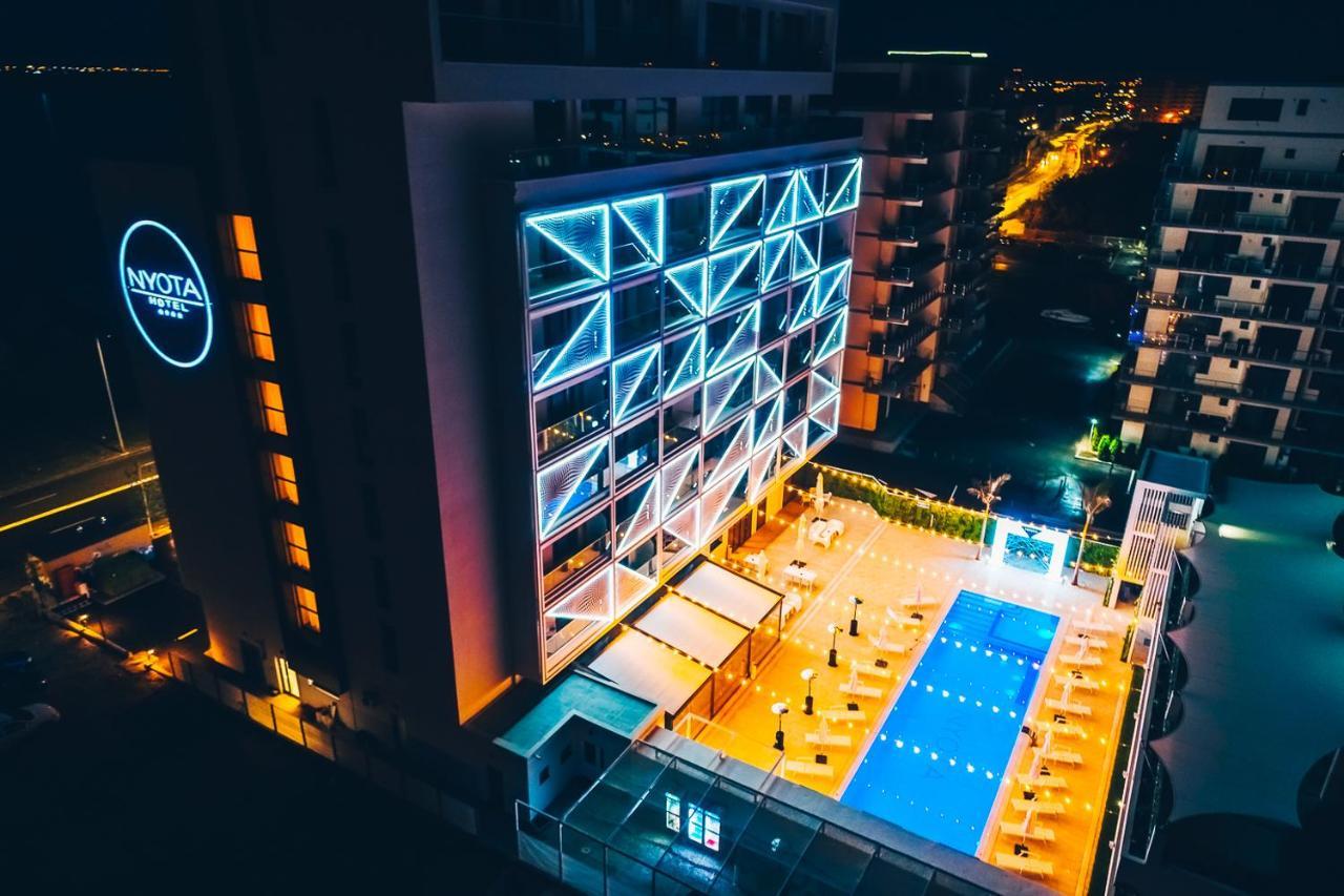 Nyota Hotel & Conference Center Мамая Екстериор снимка